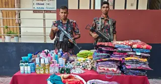 যশোর সীমান্তে প্রায় ১২ লাখ টাকার চোরাচালানি পণ্য জব্দ